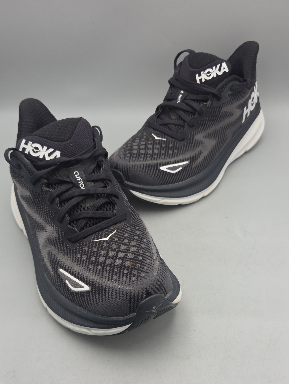 Hoka Clifton 9 Men’s Size 9.5 D Running Shoes Black/White Sneakers Athletic